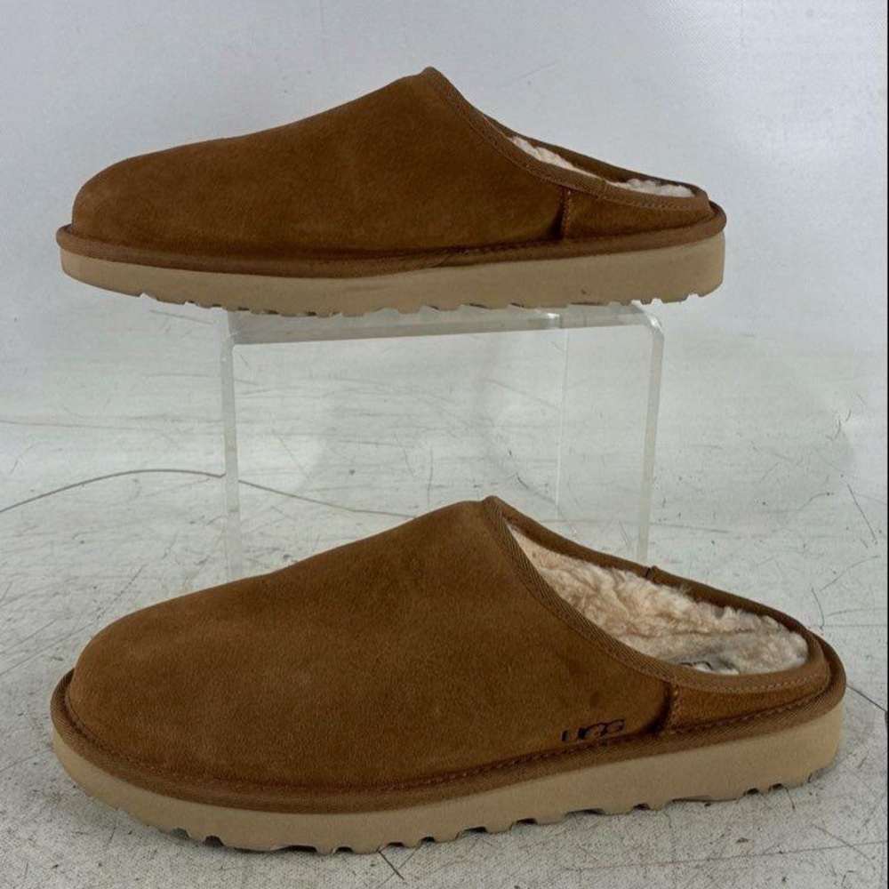 UGG®
Scuff Slipper - Picture 2 of 8